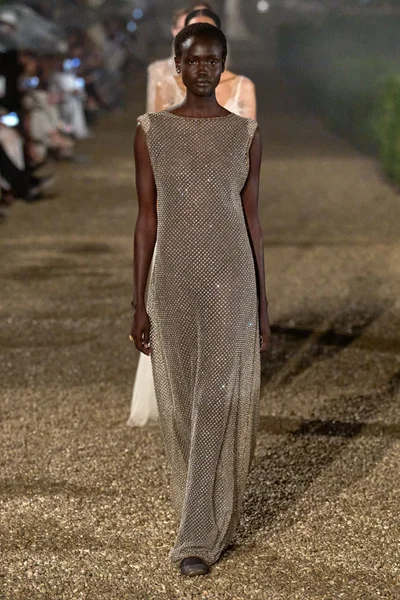 Look 77